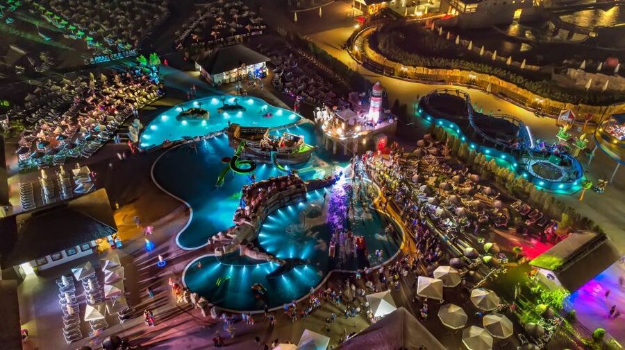 From Krakow: Energylandia Amusement Park Ticket & Transport - Food and drinks: how to budget when admission doesn’t include meals