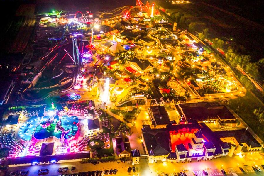 From Kraków: Energylandia Amusement Park Transfer and Entry - Food planning: what’s included and what you’ll need to budget