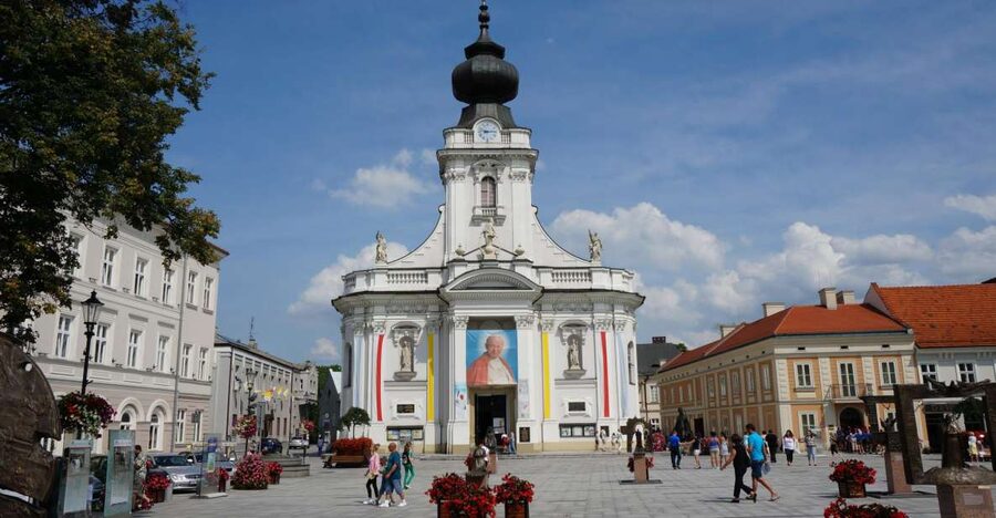 From Krakow: Full-Day Wadowice & Czestochowa Tour - From Krakow to Wadowice: the story starts in Karol Wojtyła’s hometown