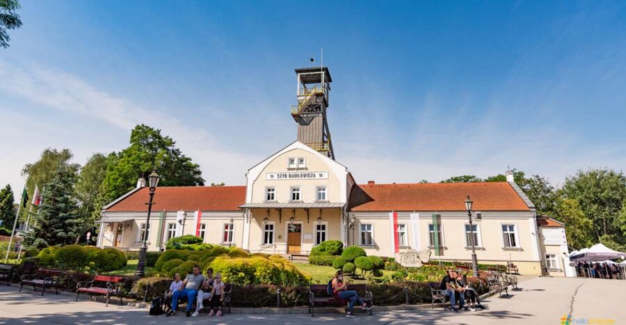 From Krakow: Guided Tour in Wieliczka Salt Mine - Getting There From Krakow: Pickup Options and Real Timing