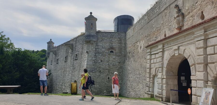 From Krakow: Ojców National Park & Ogrodzieniec Castle Tour - Getting out of Kraków: the van that makes the day work