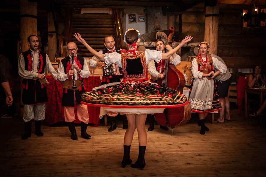 From Krakow: Polish Folk Show with All-You-Can-Eat Dinner - Getting There From Krakow: Bus Transfers or Your Own Route
