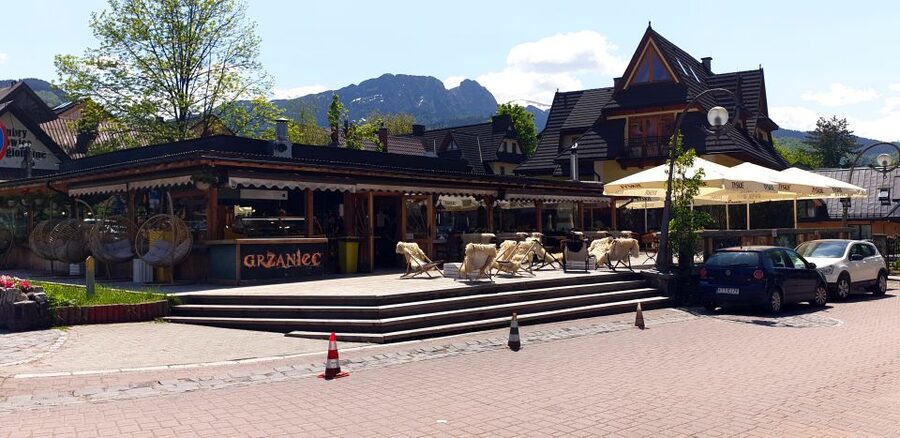 From Krakow: Slovakia Treetop Walk and Zakopane Tour - Zakopane: Krupówki Street, markets, and highlander-style snacks