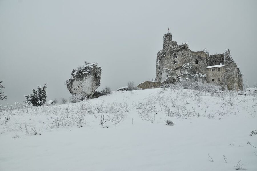 From Krakow: Trail of the Eagles’ Nests Day Tour - English guide time: why the stories matter as much as the stones