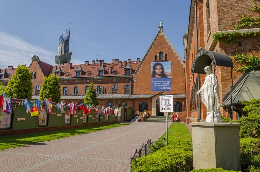 From Krakow: Wadowice & Sanctuary of Divine Mercy Tour - Hotel pickup details that make the morning easier