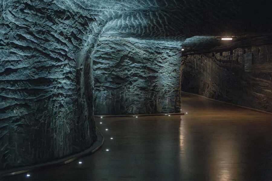 From Kraków: Wieliczka Salt Mine Tour & Fast-Track Ticket - The tour flow: pickup, safety briefing, and the 2.5-hour underground show