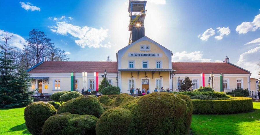 From Krakow: Wieliczka Salt Mine Tour & Skip the Line Ticket - The stair descent: temperature, steps, and what to wear
