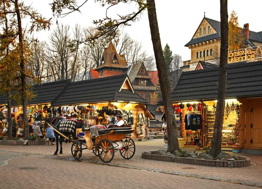 From Krakow: Zakopane & Hot Springs Day Tour - Chochołów wooden village: photos, architecture, and oscypek tasting