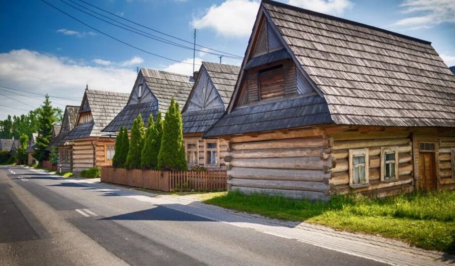 From Krakow: Zakopane & Tatra Mountains Tour with Cable Car - Zakopane ski-jump views and Jaszczurówka Chapel: short stops, good payoff