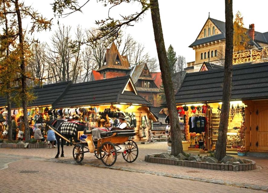From Krakow: Zakopane & Tatra Mountains Tour with Cable Car - Kraków pickup and the road to Chochołów: what you gain from starting early