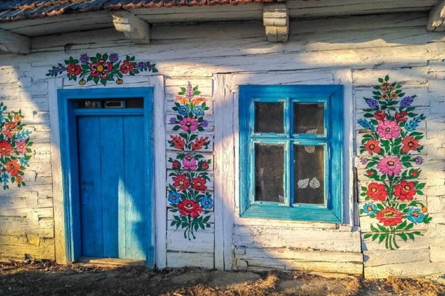 From Krakow: Zalipie and Painted Village Guided Tour - Seasonal reality: what changes in winter versus spring