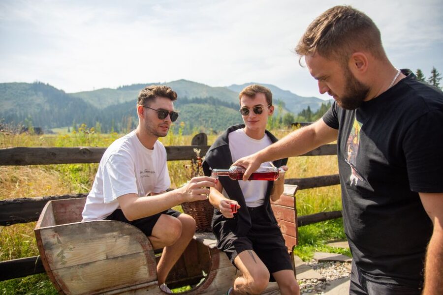 From Zakopane: Tatra Mountains, Sky walk & Hot Springs Tour - Jaszczurówka chapel: wooden Highlander details worth the 15 minutes