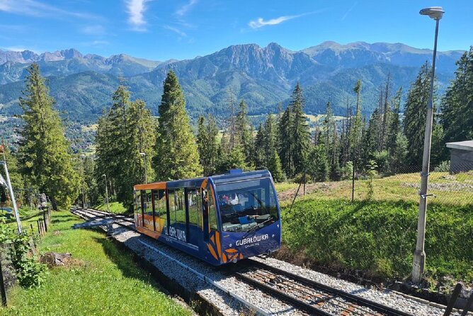 Full-Day Dunajec Rafting and Zakopane Tour from Krakow - Kraków pickup and the ride south in comfort
