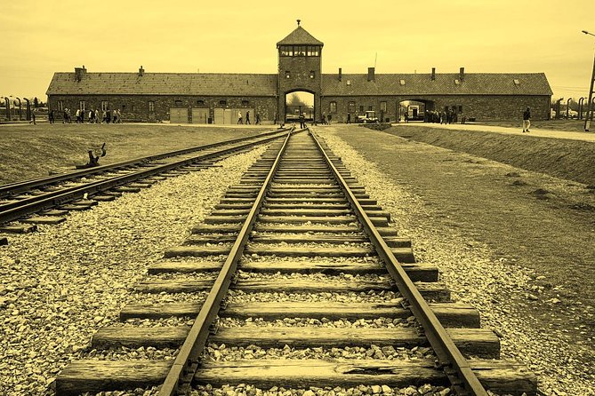 Full-Day Tour of Auschwitz and Wieliczka Salt Mine from Krakow - Getting to the Sites: Early Pickup, Small Group Transfers