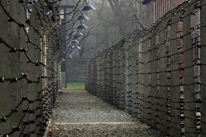Full-Day Tour of Auschwitz-Birkenau and Salt Mine from Krakow - How this Auschwitz and Wieliczka day fits together from Kraków