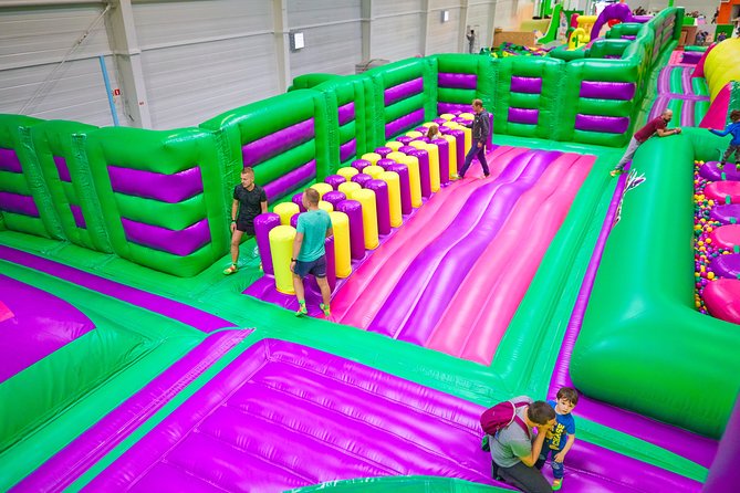 GOjump MEGAPARK Kraków-Sikorki 1h ticket: GOair Inflatable Park - What You’ll Actually Jump Into: 50+ Options and 25+ Inflatable Attractions