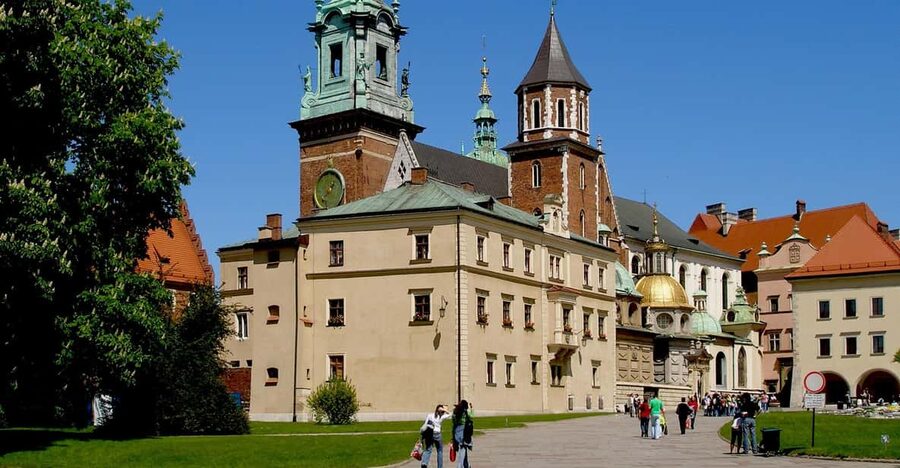 Guided Tour of the Wawel Castle & Cathedral in Cracow - Down in the royal crypts: where Polish rulers are laid to rest