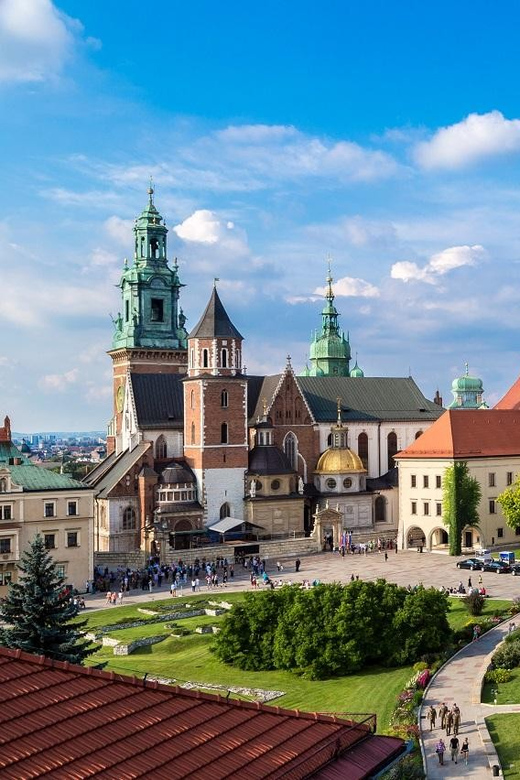 Guided Tour of the Wawel Castle & Cathedral in Cracow - Dress code and what to wear so the day stays easy