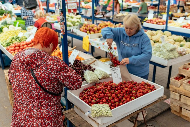 Highlights & Hidden Gems of Krakow - Guides make this tour: the difference between a route and a story
