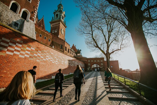 Historic Krakow : Old Town & Wawel Castle Walking tour - Price and Value: What $3.62 Really Gets You