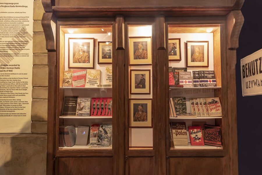 Kazimierz, Schindler's Factory & Ghetto Guided Tour - Walking Kazimierz: fashionable streets with real memory