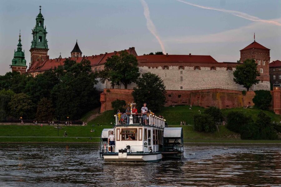 Krakow: 1-Hour Evening Vistula River Cruise - Why this 1-hour Vistula cruise is such a smart Krakow add-on