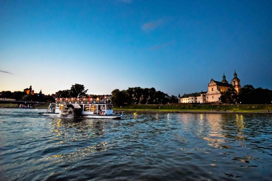 Krakow: 1-Hour Evening Vistula River Cruise - Norbertan Sisters, Dębniki, and the river’s quieter stretch