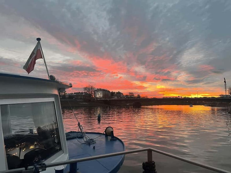Krakow: 4,5-hours Sightseeing Cruise to Tyniec - A 4.5-hour Vistula cruise that connects Krakow’s icons