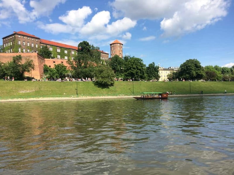 Krakow: 4,5-hours Sightseeing Cruise to Tyniec - Przegorzaly Castle and the Norbertine Sisters along the way