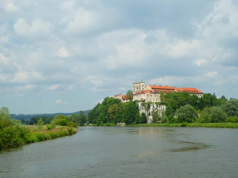 Krakow: 4,5-hours Sightseeing Cruise to Tyniec - Where you board Kapitan Victor and how the start feels