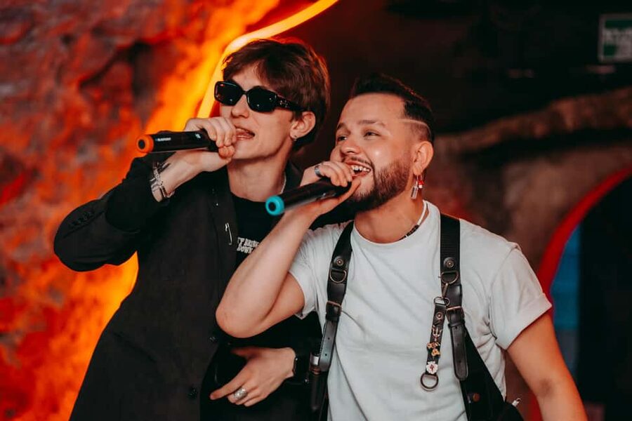 Krakow: 6 pm Tipsy Bar Tour With Karaoke+Twist (Thu-Fri-Sat) - Getting the most out of the tour without burning out