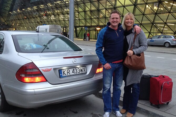 Krakow Airport-City Center and Back -private 2 ways transfer - Private Krakow airport transfer: what you’re actually buying