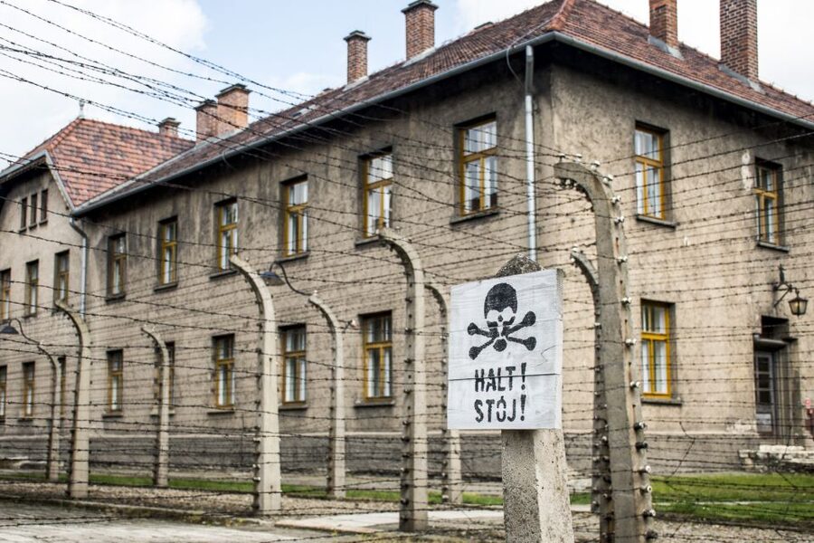 Krakow: Auschwitz-Birkenau and Salt Mine Guided Tour - Auschwitz I: what you’ll see in two guided hours