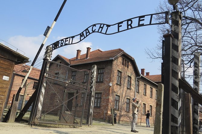 Krakow: Auschwitz-Birkenau and Salt Mine Guided Visits in One Day - Lunch and timing: why the day can feel long even when it’s organized