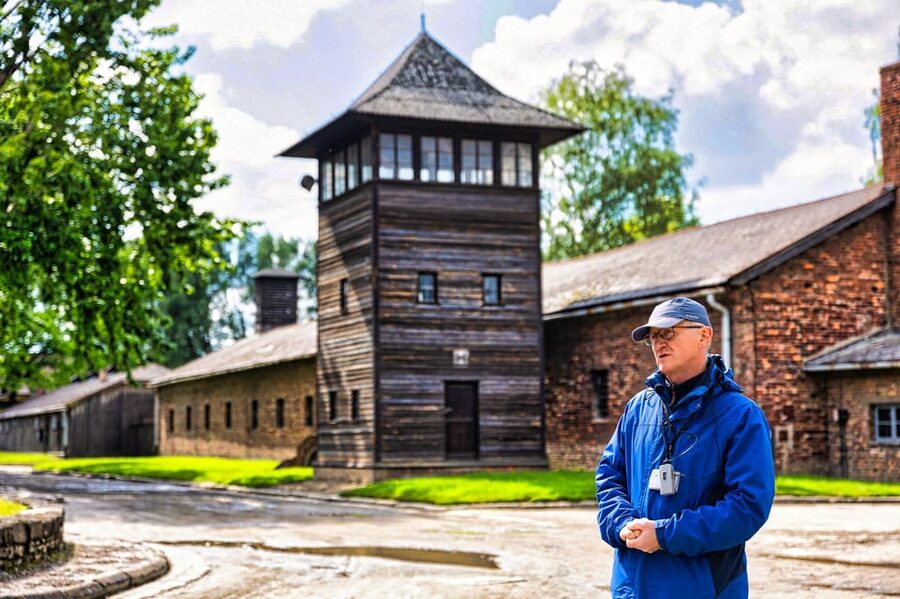 Krakow: Auschwitz-Birkenau Guided Tour and Private Transport - Kraków to Auschwitz: why this day trip is worth your time