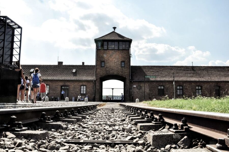Krakow: Auschwitz-Birkenau Guided Tour Pickup/Lunch Options - A Full Day From Krakow: 8 Hours, Set Moves, Real Emotions