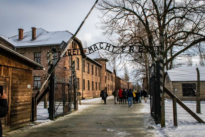 Krakow: Auschwitz-Birkenau Guided Tour with Ticket and Transfer - Why this Auschwitz-Birkenau day trip works (even when it hurts)
