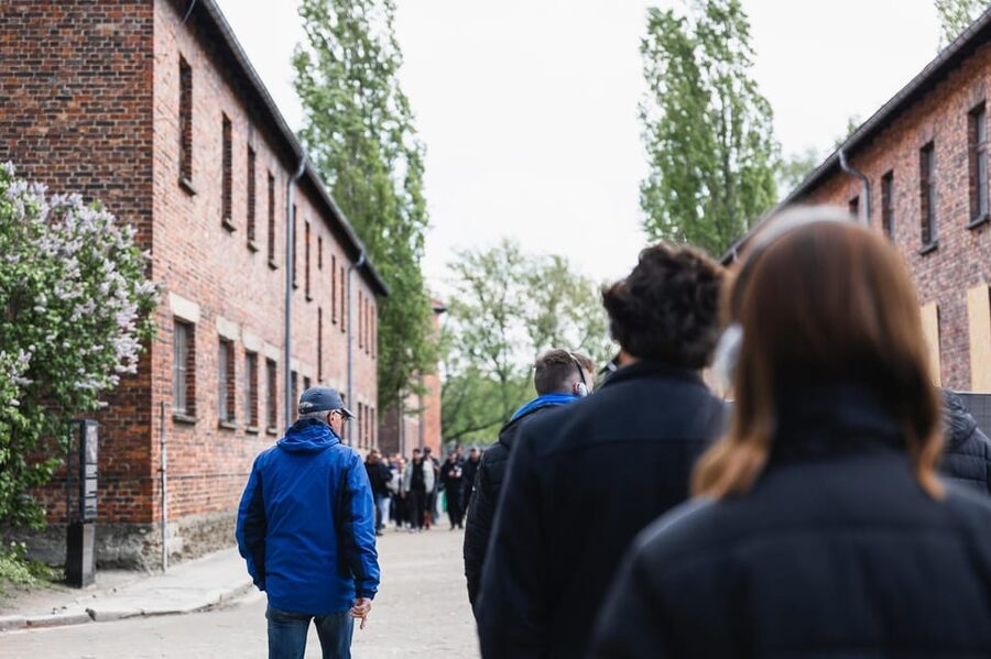 Krakow Auschwitz-Birkenau Memorial Guided Tour Meeting Point - The return coach ride to Krakow: how to pace your emotions