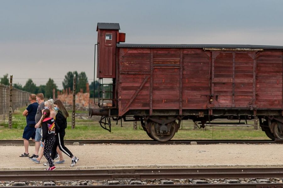 Krakow: Auschwitz-Birkenau Tour Limited to 15 Visitors - Hotel Pickup From Kraków: Easy Start, Clear Timing