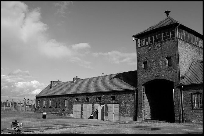 Krakow: Auschwitz-Birkenau Tour & Museum Expert Guide - Krakow-to-Auschwitz: The Part You Actually Need to Plan