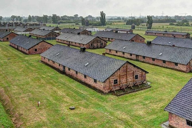 Krakow: Auschwitz-Birkenau Tour & Museum Expert Guide - The Guide Factor: Why Names Like John, Norbert, and Paulina Matter