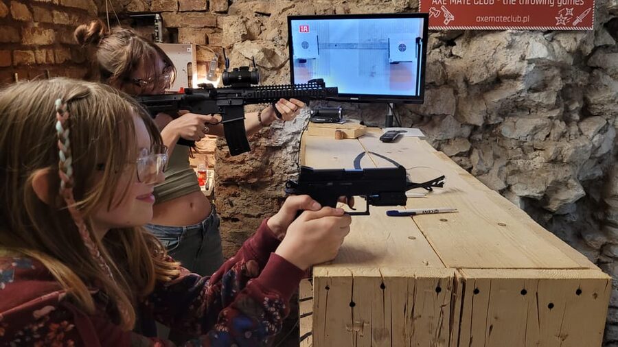 Krakow: Axe Mate Club Shooting Range Entry Ticket - What You Shoot: CZ 75 Blowback Pistol and Crosman M4/M16 Rifle