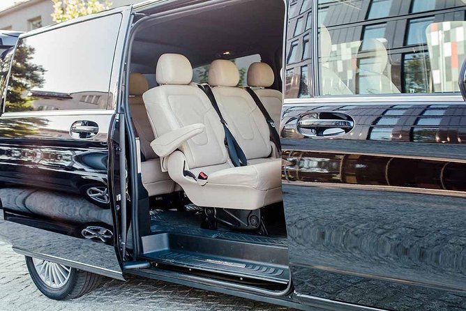 Krakow Balice Airport Shuttle Bus - Finding Your KrakowDirect Driver at Balice Airport