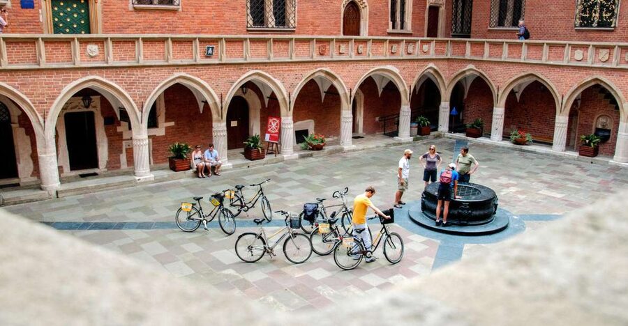 Krakow: Bike Tour of Old Town, Jewish Quarter and the Ghetto - Old Town power sequence: Main Market Square to Wawel