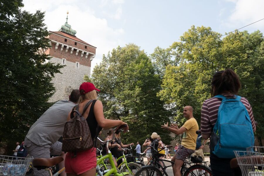 Krakow: Bike Tour of Old Town, Jewish Quarter and the Ghetto - Kazimierz streets: where the city’s Jewish life becomes visible