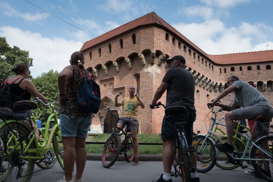 Krakow: Bike Tour of Old Town, Jewish Quarter and the Ghetto - Schindler’s List passage and the ghetto story in motion