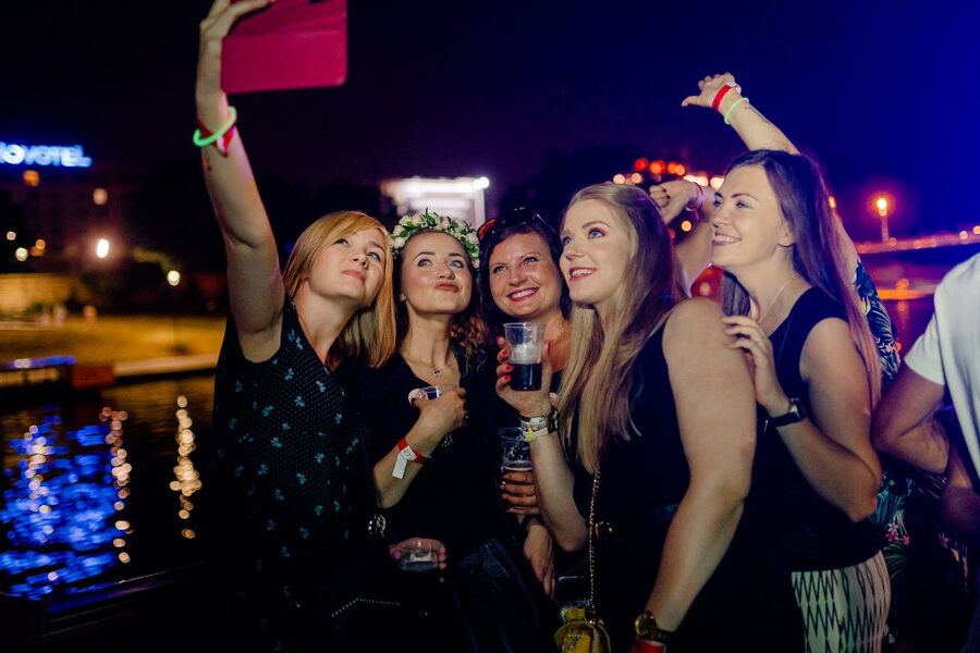 Krakow: Boat Party with Unlimited Drinks - Photo booth and the photographer: capturing the chaos (mostly on purpose)