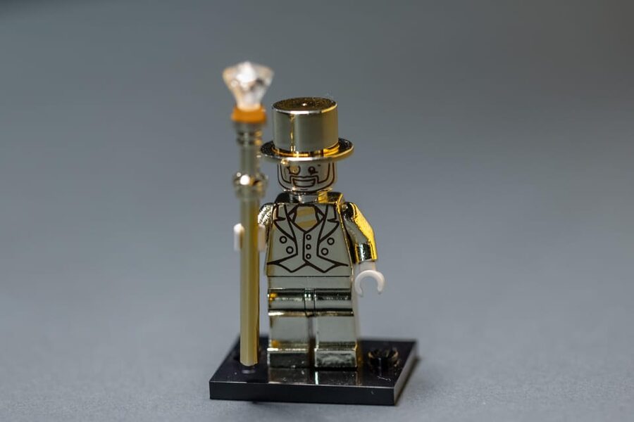 Krakow: Bricks & Figs Museum Entry Ticket - The 14,000+ Minifigures wall: the real time sink