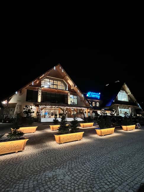 Krakow: Chocholowskie Thermal Baths Evening Ticket - Getting there from Krakow: the 95-minute van rhythm