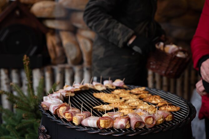 Krakow Christmas Market Immersive Tour - Back to Rynek Główny: two chocolate stories and a sample
